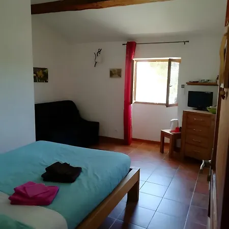 Les Acacias Bed & Breakfast