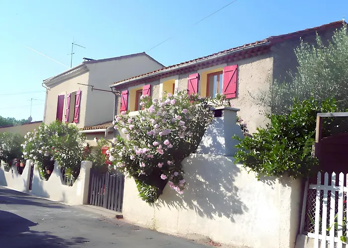 Les Acacias Bed & Breakfast