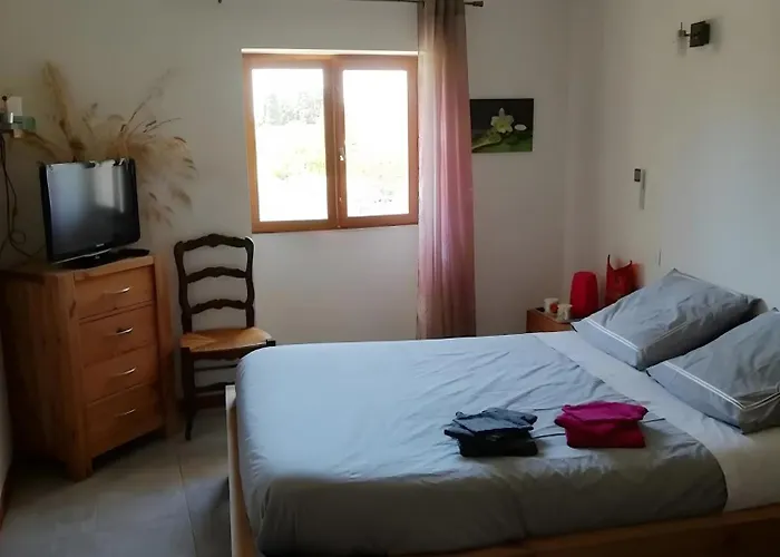 Les Acacias לינה וארוחת בוקר קולומבייה